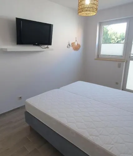 ホームステイ Chabrowa Perla ヤロスワビエツ