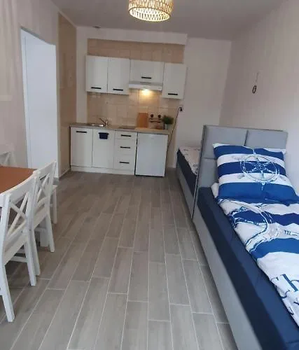 ホームステイ Chabrowa Perla ヤロスワビエツ