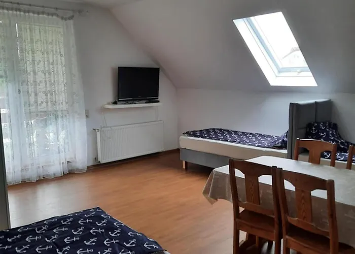 ホームステイ Chabrowa Perla ヤロスワビエツ